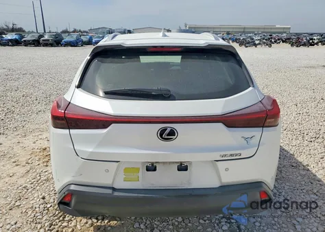 2021 Lexus Ux 200 z USA, uszkodzony, nr VIN JTHP3JBH7M2040678